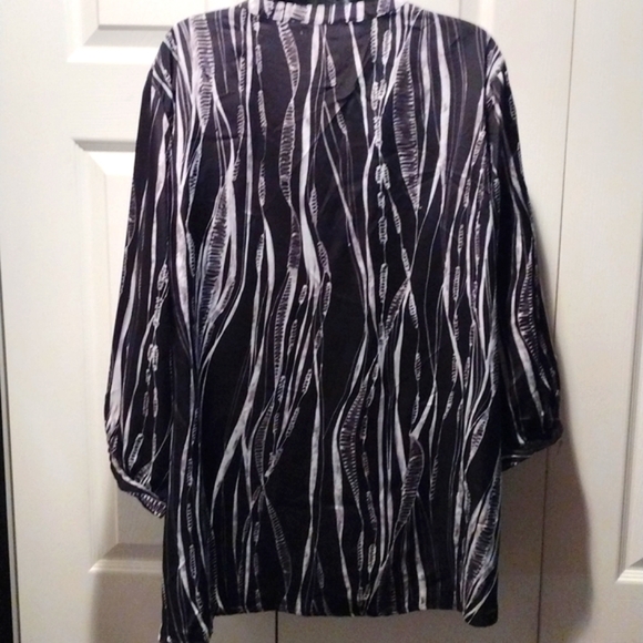 Coldwater Creek Plus Size Abstract Top 2X - Picture 6 of 9